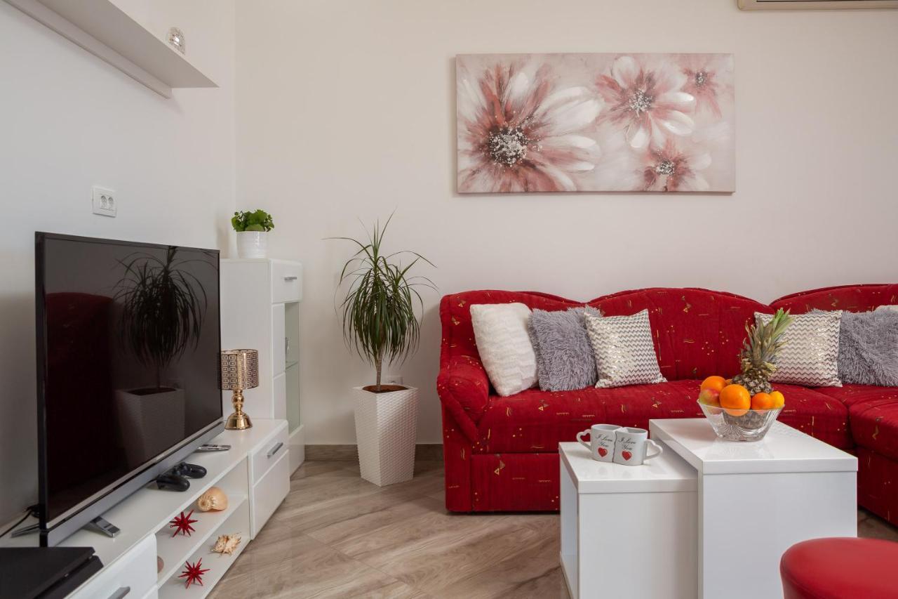 Fba Family Beach Apartments Omiš Eksteriør bilde