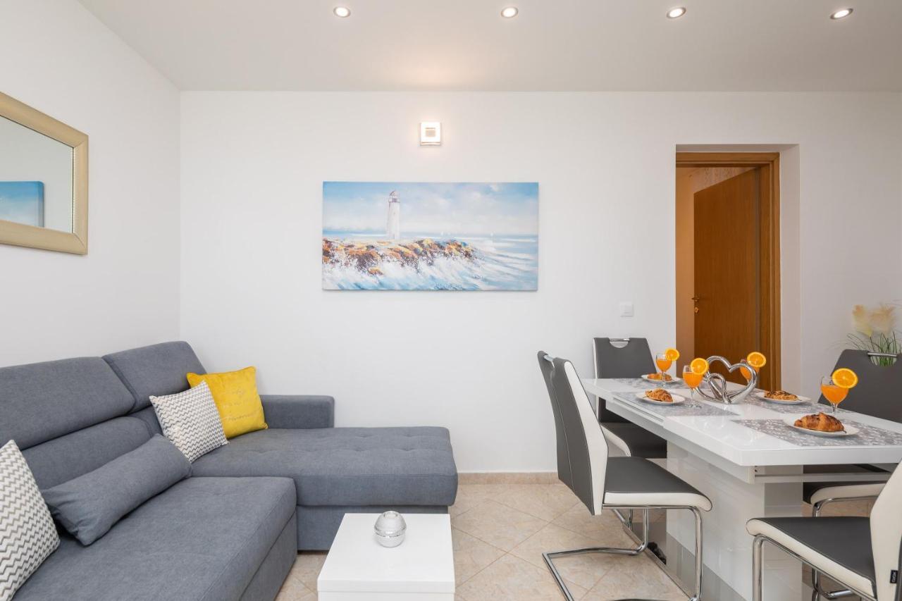 Fba Family Beach Apartments Omiš Eksteriør bilde