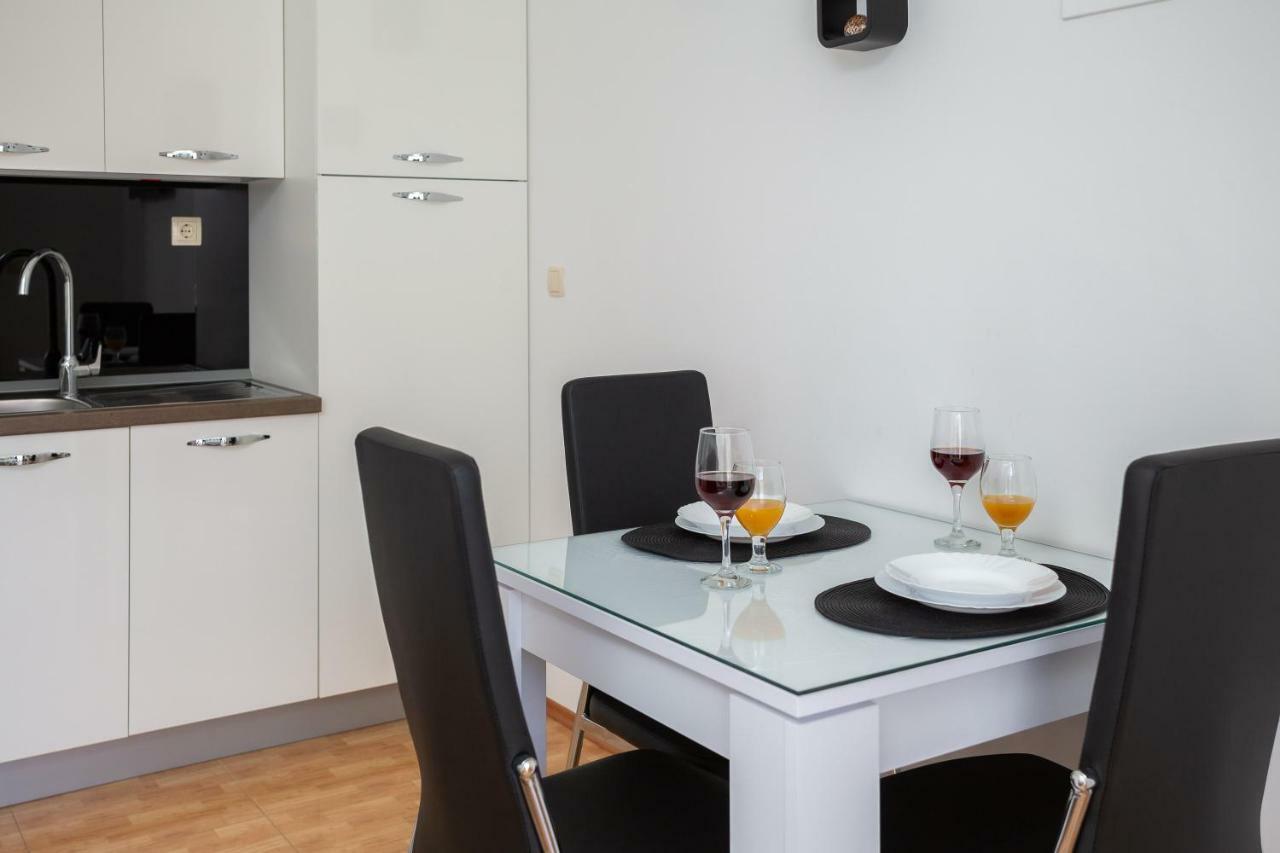Fba Family Beach Apartments Omiš Eksteriør bilde