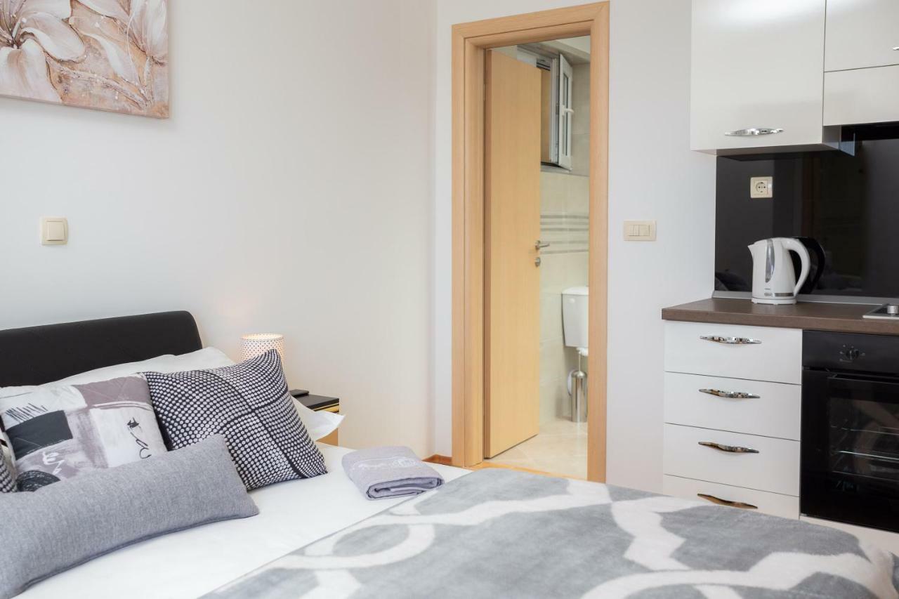 Fba Family Beach Apartments Omiš Eksteriør bilde